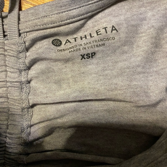 ATHLETA tops with adjustable cinched back - Picture 7 of 15